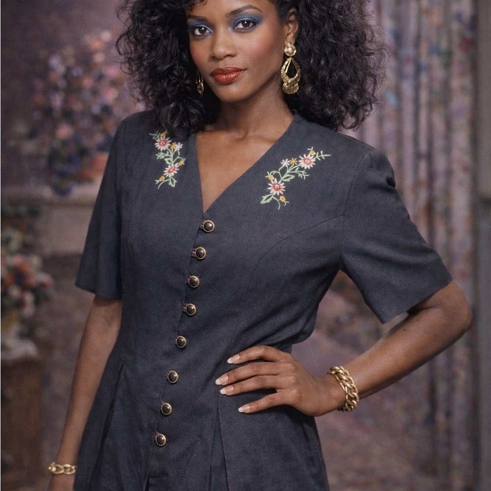 Vintage 80s Matthew & David Floral Embroidered Black Button-Up Top Women’s 10